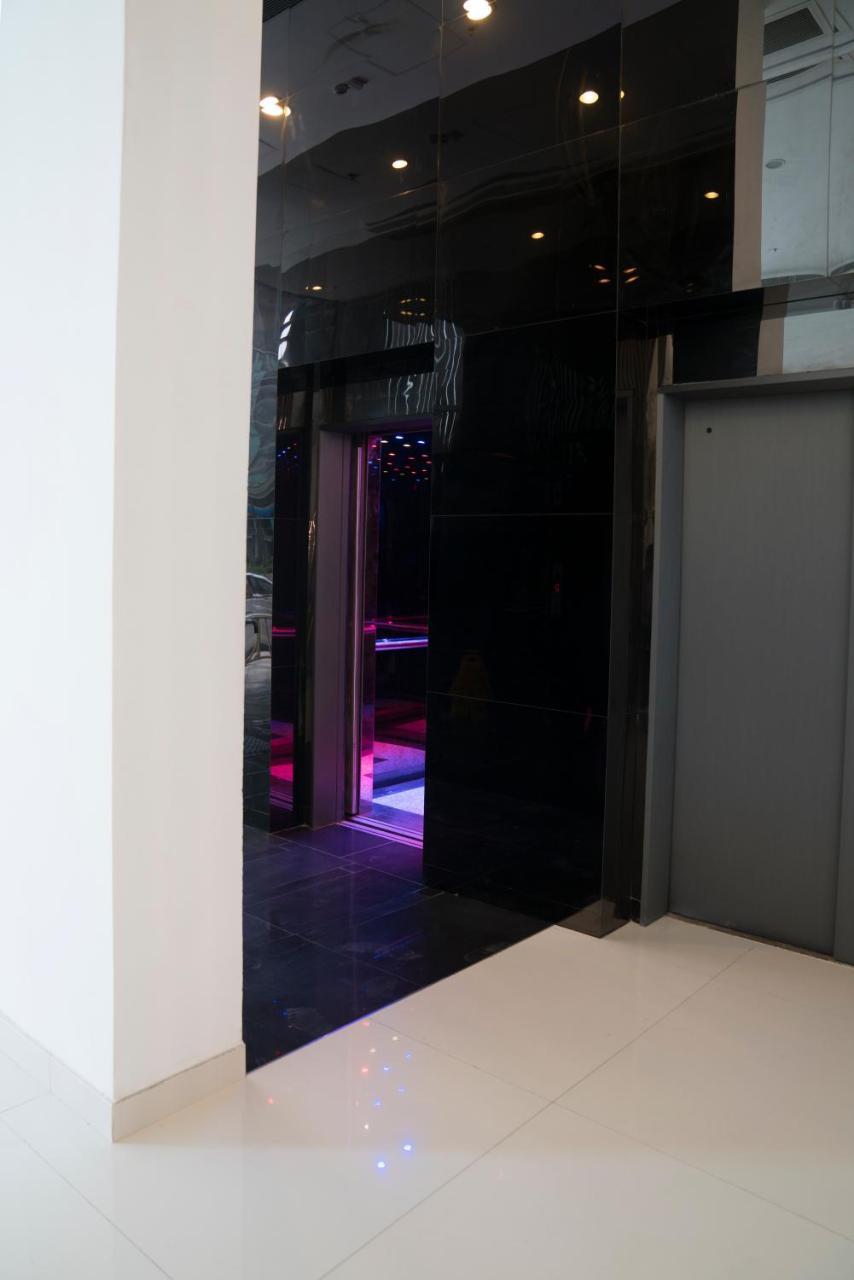Iw Hotel Hong Kong Exterior photo