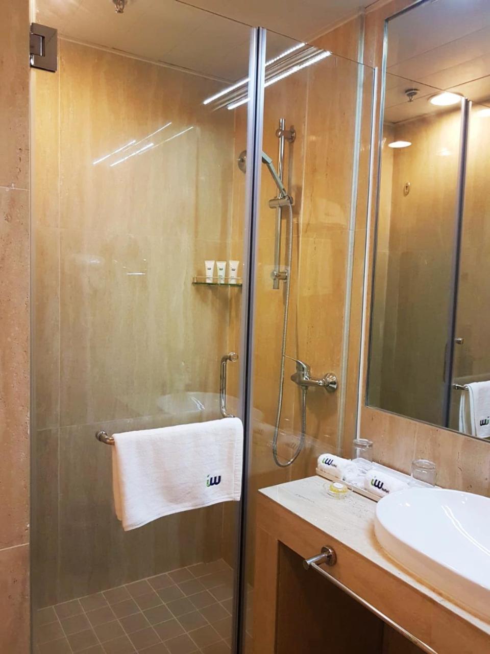 Iw Hotel Hong Kong Exterior photo